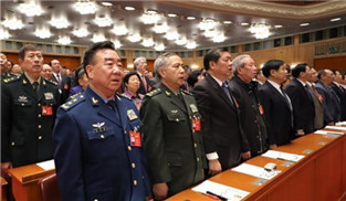 政協(xié)委員們高唱國(guó)歌