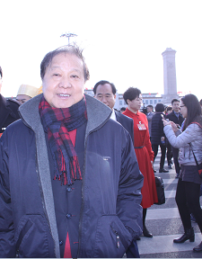 參加全國(guó)人大開(kāi)幕會(huì)的代表張和平