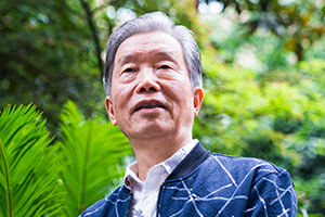 幼兒文學(xué)：獲獎(jiǎng)作品《蒲公英嫁女兒》作者：李少白         獲獎(jiǎng)感言　　童謠是祖先的聲音，是天籟、是瑰寶，可當(dāng)今童謠卻面臨著半老不新的困惑。社會(huì)不同了，童謠之樹(shù)也應(yīng)長(zhǎng)出新綠。作為兒童文學(xué)作家，我感到有一種責(zé)任，有一種沖動(dòng)，要讓童謠在盛世中亮出她春鳥(niǎo)般的清音。