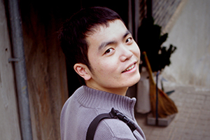 幼兒文學(xué)：獲獎(jiǎng)作品《其實(shí)我是一條魚(yú)》作者：孫玉虎         獲獎(jiǎng)感言　　李少白先生生于1939年，而我生于1987年，我們之間的年齡相差了近半個(gè)世紀(jì)。評(píng)委會(huì)讓我們一起入圍幼兒文學(xué)組，真是太“殘忍”啦。我想，如果幼兒文學(xué)組最終只能有一部作品獲獎(jiǎng)，那一定是《蒲公英嫁女兒》。如果我輸給他，我會(huì)有遺憾，但我心服口服。