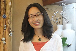 小說(shuō)：獲獎(jiǎng)作品《大熊的女兒》作者：麥子         獲獎(jiǎng)感言　　對(duì)于這次獲獎(jiǎng)，很意外。對(duì)此，我更多地看作是一種激勵(lì)，看作對(duì)書中所傳遞精神的認(rèn)可。我將繼續(xù)慢行，一路探索，一路審視，一路反思，面朝未來(lái)，安安靜靜、從從容容地完成每一次創(chuàng)作，真誠(chéng)地播種下生而為人的那些應(yīng)有的美好：愛(ài)、溫暖、良善、悲憫。