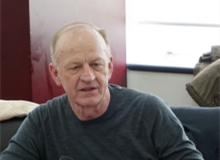 福勞德?歐爾森：文學(xué)是關(guān)于勇敢、誠實的藝術(shù)文學(xué)最大的魅力在于，它是關(guān)于勇敢、誠實的藝術(shù)，并帶給我們新的值得思考的問題。[詳細]