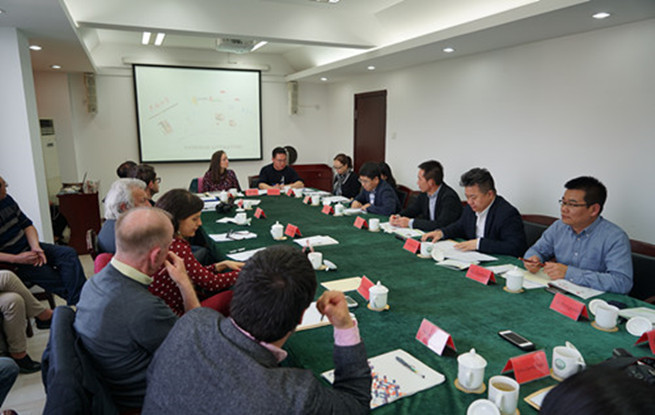 “后媒體時代”，中外作家面對共同的困境