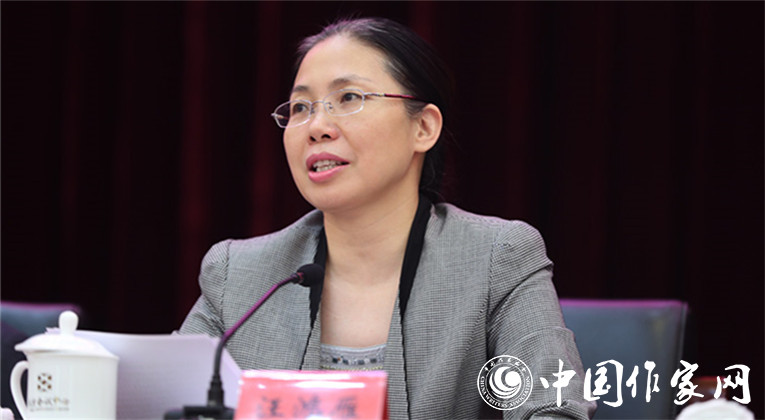 共青團中央書記處常務(wù)書記汪鴻雁致辭