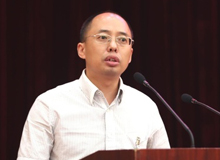 紀紅建：做人民心聲的傳遞者　　方向是根本，行動是關(guān)鍵，報告文學作家更需要扎扎實實、默默無聞地行走、記錄、思考和報告。[詳細]