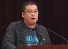 肖江虹：帶著詩意前行　　作家用筆講述人類在時代里面的困境。我們每個人都有困境，作家需要發(fā)現(xiàn)困境講述困境。[詳細]