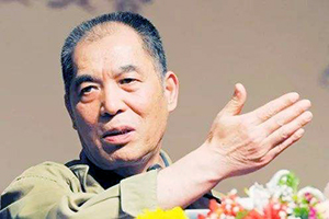 獲獎(jiǎng)作品：《人世間》作者：梁曉聲         獲獎(jiǎng)感言　　文學(xué)只不過是文學(xué)，并不等同于文化，也不約等于。但文學(xué)是其它各藝術(shù)門類的酵母，“文藝”二字注釋了此種關(guān)系。若將文藝從文化內(nèi)涵中剝離出來，文化便很容易成為束之高閣的學(xué)問，結(jié)果對(duì)于最廣大的人們失去了感染力。用時(shí)下流行的說法那就是——“不接地氣”了。中國的文化在影響世道人心方面，責(zé)任格外沉重。正如張載的名言所說，“為天地立心，為生民立命，為往圣繼絕學(xué)，為萬世開太平”——這是多么莊嚴(yán)正大的信念。