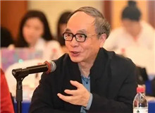 賀紹?。喝谌敫锩呱碜撕挽`魂的千里江山　　小說將我們拉到了八九十年前的大革命時期的大上海。往前推十多年，中國共產(chǎn)黨在這里誕生……[詳細(xì)]