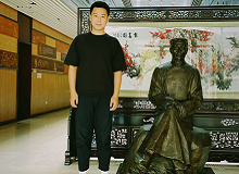 鮑磊：林白的作品溫暖了我二十年的歲月　　第一次讀林白的作品是在2002年11月，我在山西五臺山進行一個月的寫生的時候……[詳細]