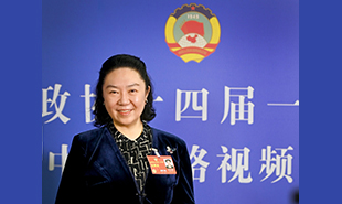 全國政協(xié)委員、中國國家話劇院院長田沁鑫　