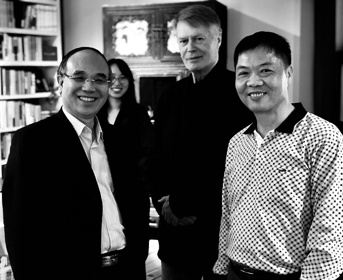 第一排右起：王理行，勒克萊齊奧，許鈞