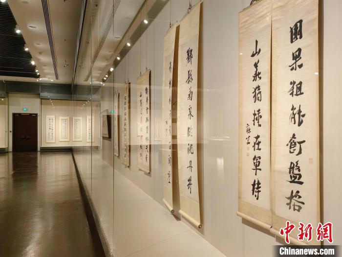 《歷史的星辰——近現(xiàn)代海派書法大展》在中華藝術(shù)宮(上海美術(shù)館)展出?！　≈腥A藝術(shù)宮 供圖