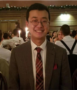 劉洋，南京大學(xué)英語系牛津大學(xué)英語系聯(lián)合培養(yǎng)博士，現(xiàn)任南京大學(xué)英語系助理研究員。主要研究方向為早期現(xiàn)代英國文學(xué)和現(xiàn)實主義文學(xué)。