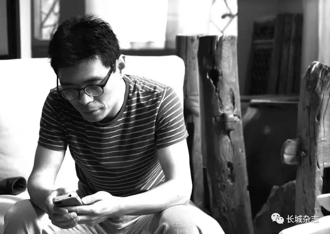 蔣一談，小說家、詩人、童話作家。出版短篇小說集《魯迅的胡子》《赫本啊赫本》《棲》《透明》《廬山隱士》《中國故事》等，以及詩集、兒童文學作品、科幻作品等。2023年出版科幻小說集《小丑歲月》。曾獲得人民文學獎、蒲松齡短篇小說獎、百花文學短篇小說獎、林斤瀾短篇小說獎、《上海文學》短篇小說獎、《小說選刊》短篇小說獎、“南方閱讀盛典”最受讀者關注作家獎、首屆《小說選刊》最受讀者歡迎小說獎、卡丘·沃倫詩歌獎等。