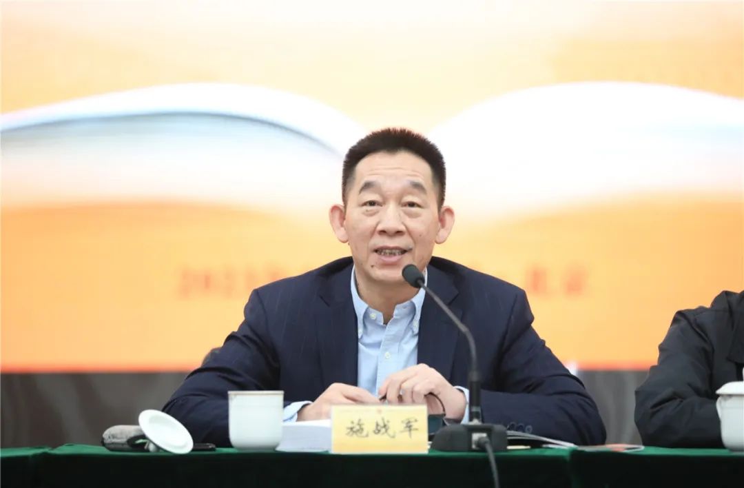 中國作協(xié)黨組成員、書記處書記施戰(zhàn)軍主持活動(dòng)