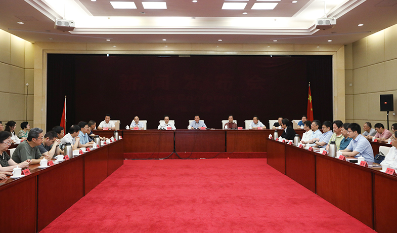 8月11日，第十一屆茅盾文學(xué)獎(jiǎng)終評(píng)會(huì)現(xiàn)場(chǎng)