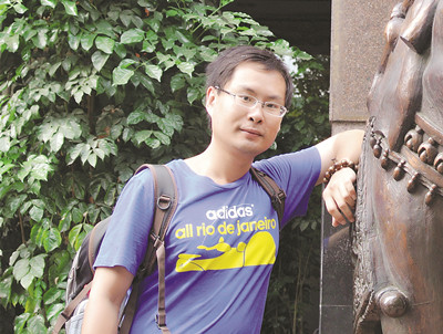 科幻作家，短篇小說(shuō)《地下角斗場(chǎng)》《風(fēng)蜃子》入選《驚奇物語(yǔ)》小說(shuō)集。多篇科幻小說(shuō)刊載于科幻故事空間站、小科幻APP和“蝌蚪五線譜”網(wǎng)站。