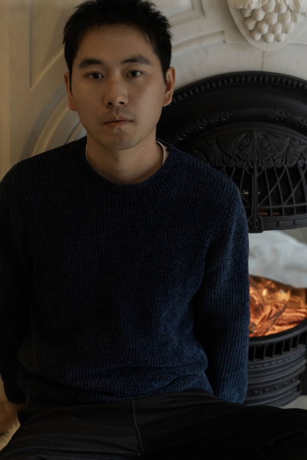 吳忠全，作家、編劇，已出版《橋聲》《春日站牌》《寒夜無聲》等，編劇作品《我，喜歡你》《在一起》《時空來電》等