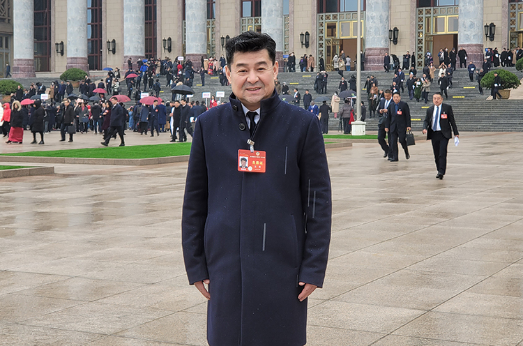 全國(guó)政協(xié)委員王勇