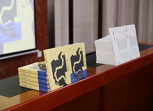 陳河：“文學騎手”一直在路上長篇小說《誤入孤城》作為陳河經(jīng)驗與想象的最新成果，為讀者展示了一幅描繪清末民初溫州地方文明史的探險地圖。 [詳細]