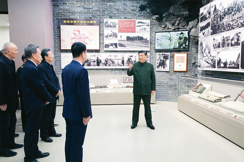 2024年2月1日至2日，中共中央總書記、國家主席、中央軍委主席習(xí)近平來到天津，看望慰問基層干部群眾。這是2日上午，習(xí)近平在平津戰(zhàn)役紀(jì)念館考察。 新華社記者 鞠鵬/攝