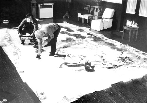 父親李苦禪83歲那年還在為國(guó)家義務(wù)作巨幅畫(huà)《盛夏圖》，我在父親身邊幫忙，天天聽(tīng)他講課