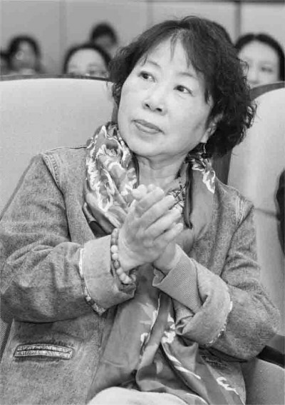 王旭烽，浙江農(nóng)林大學(xué)茶文化教授