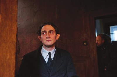  青年演員伊丹·魏斯在著名導(dǎo)演阿格涅什卡·霍蘭的新片《弗朗茨》中扮演主人公卡夫卡。米哈爾·烏雷什攝影，馬琳制片公司圖片