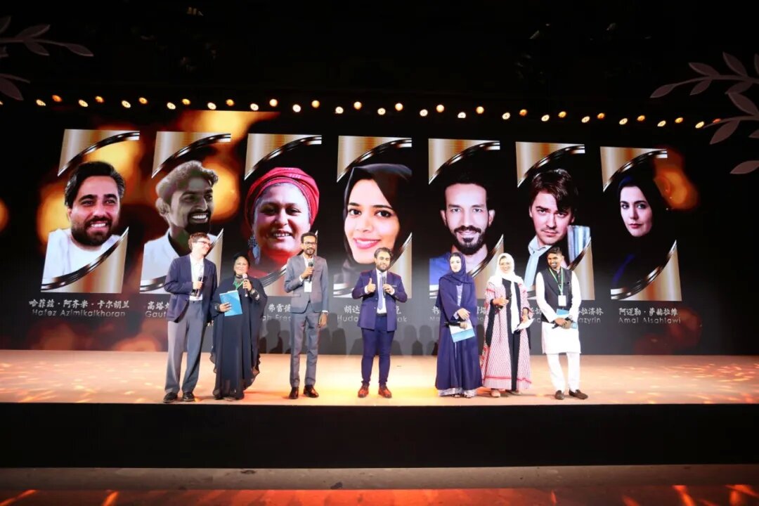 7位外國詩人朗誦各自的代表作品