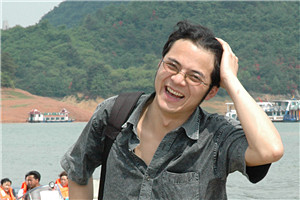 報(bào)告文學(xué)獎(jiǎng)：《“村BA”：觀察中國(guó)式現(xiàn)代化的一個(gè)窗口——臺(tái)盤村鄉(xiāng)村振興故事》 作者：姚瑤（侗族）         獲獎(jiǎng)感言臺(tái)盤村的“小”承載著這個(gè)時(shí)代無(wú)限的“大”。我深深地意識(shí)到，應(yīng)該以更加宏大的歷史視野，在富有時(shí)代特色的現(xiàn)實(shí)中，觀察這個(gè)村莊的變化，感知一株小草勃發(fā)的力量，看見籃球給這個(gè)村莊帶來(lái)的生機(jī)，傾聽每一個(gè)生命個(gè)體的歡呼。