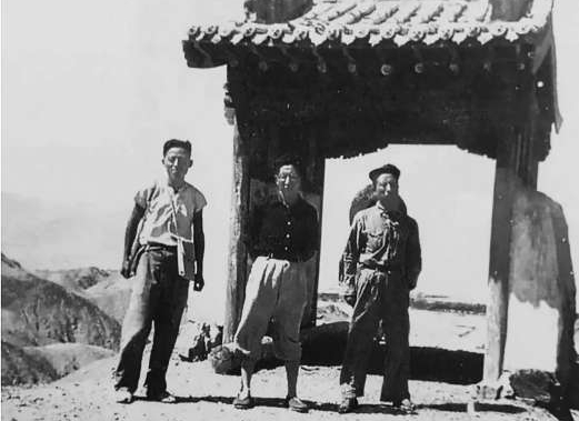 尋回敦煌——抗戰(zhàn)期間中國學人拍攝海外敦煌遺珍往事　　歷盡艱辛換來的照片，卻在日寇鐵蹄下命運跌宕……[詳細]