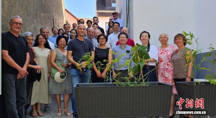 圖為活動(dòng)參與者大合影。Rico Kaufmann 攝