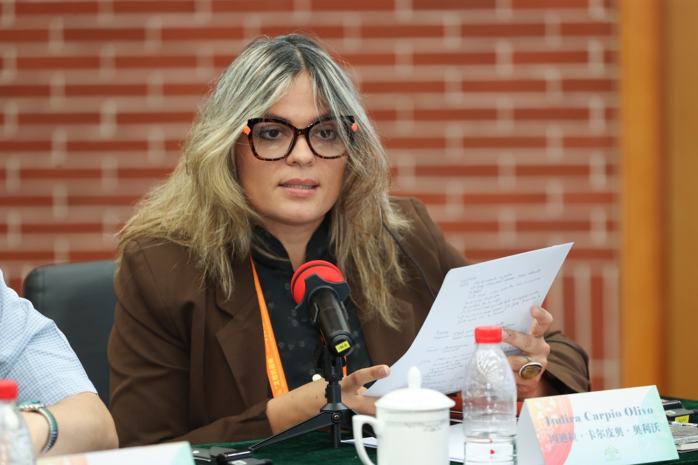 委內(nèi)瑞拉詩人因迪拉·卡爾皮奧·奧利沃