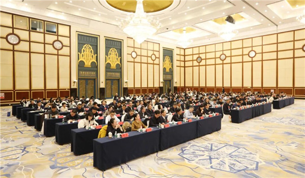 “兩個計劃”工作推進(jìn)暨長篇小說創(chuàng)作座談會在湖南長沙召開