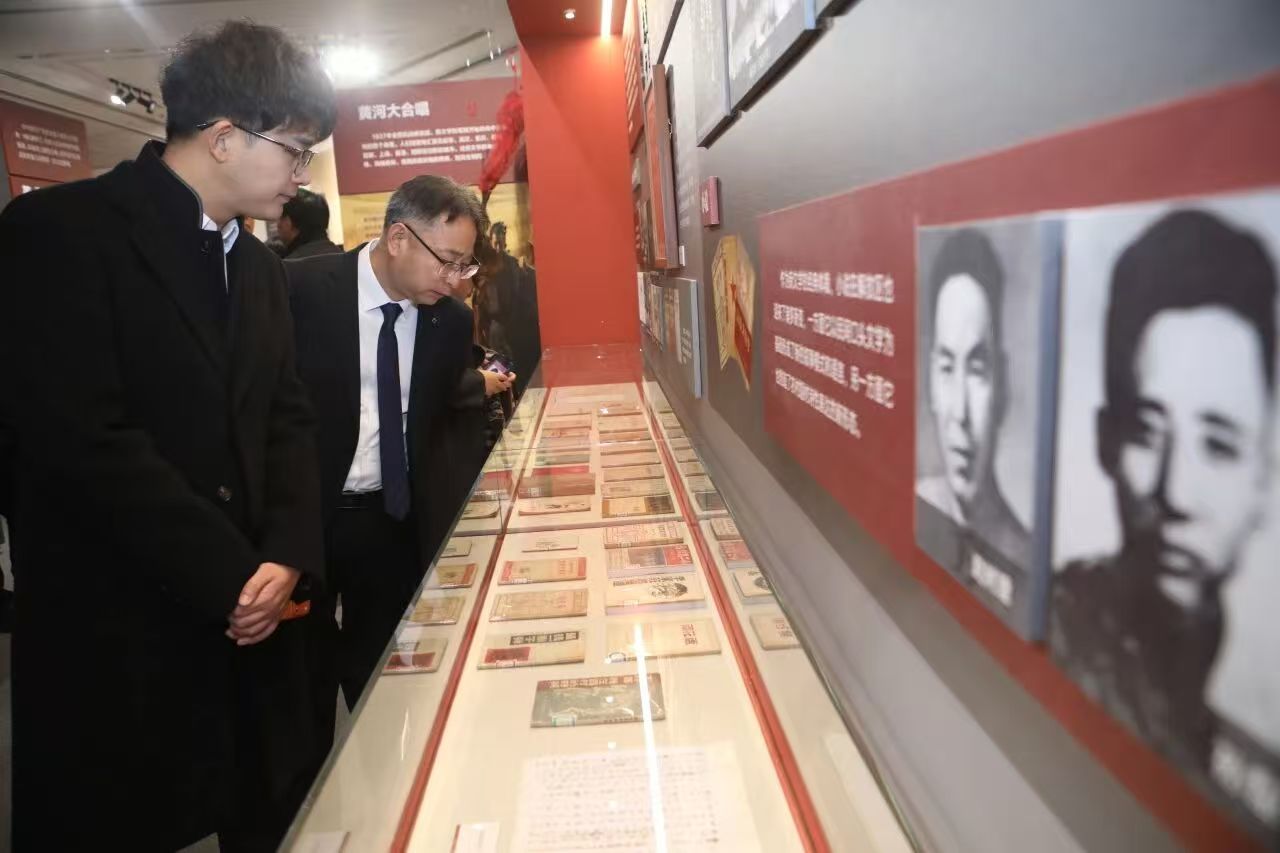 緊扣時(shí)代脈搏 抒寫人民心聲