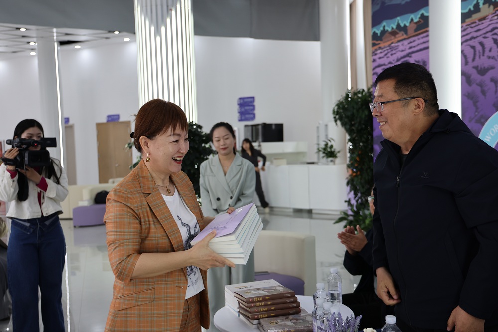 2025年4月23日，在伊帕爾汗公司舉辦世界讀書日活動(dòng) (1)