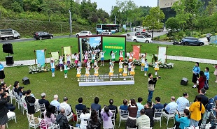 草地音樂(lè)朗誦詩(shī)會(huì)