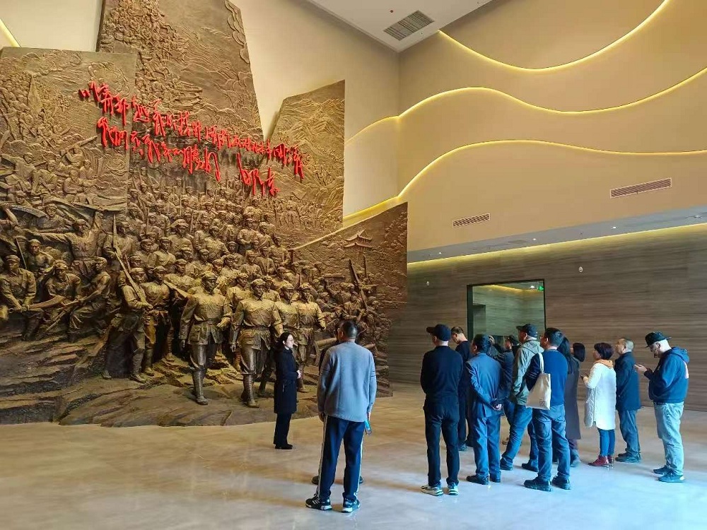 2025年2月12日，采風團一行在寧都起義紀念館參觀