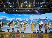 青海玉樹2025年9月15日，中國(guó)作家“深入生活、扎根人民”新時(shí)代文學(xué)實(shí)踐點(diǎn)正式落戶玉樹。[詳細(xì)]