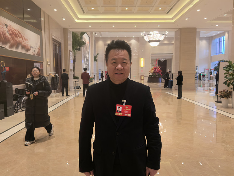 全國政協(xié)常委、中國作協(xié)副主席邱華棟