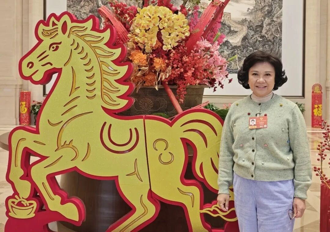 全國政協(xié)委員、國家京劇院藝術(shù)總監(jiān)袁慧琴