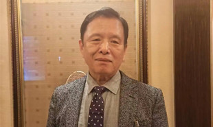 全國人大常委會委員、全國人大教科文衛(wèi)委員會委員、中國作協(xié)副主席李敬澤