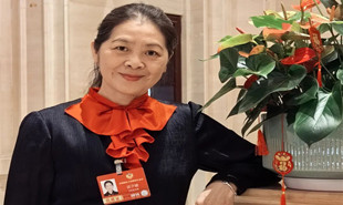 全國政協(xié)常委遲子建