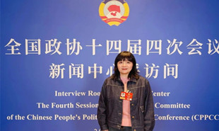 全國政協(xié)委員、中國視協(xié)副主席、編劇王麗萍