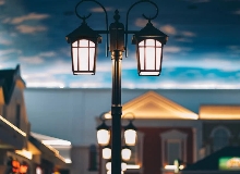 日暮黃昏時分的流亡　　在藍貓酒吧，和卡斯特羅親近的人并不很多?？ㄋ固亓_長得矮，而且胖。[詳細]