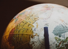 平行世界　　藝術和藝術家內心的秘密有著非常緊密的關系。如果沒有秘密，也就沒有藝術了。[詳細]