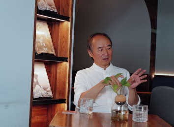 專訪劉亮程：現(xiàn)實中有一棵樹可以讓他靠著
