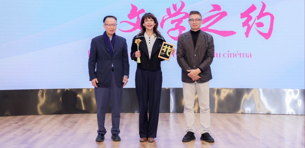 每個(gè)女性身上都有一條暗河——蘇菲·瑪索《暗河》新書發(fā)布會在京舉行